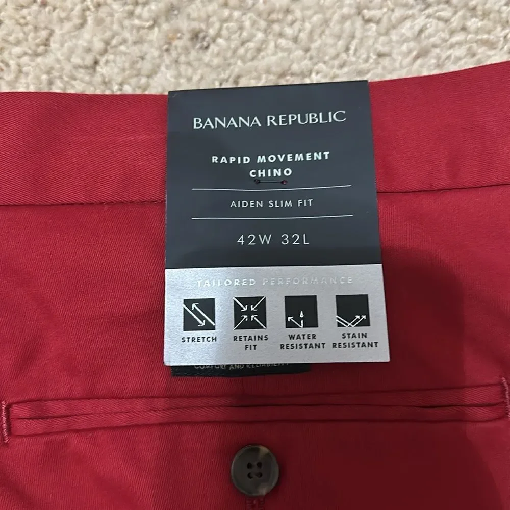 NWT Banana Republic Slim Rapid Movement Chino 42W SHORT